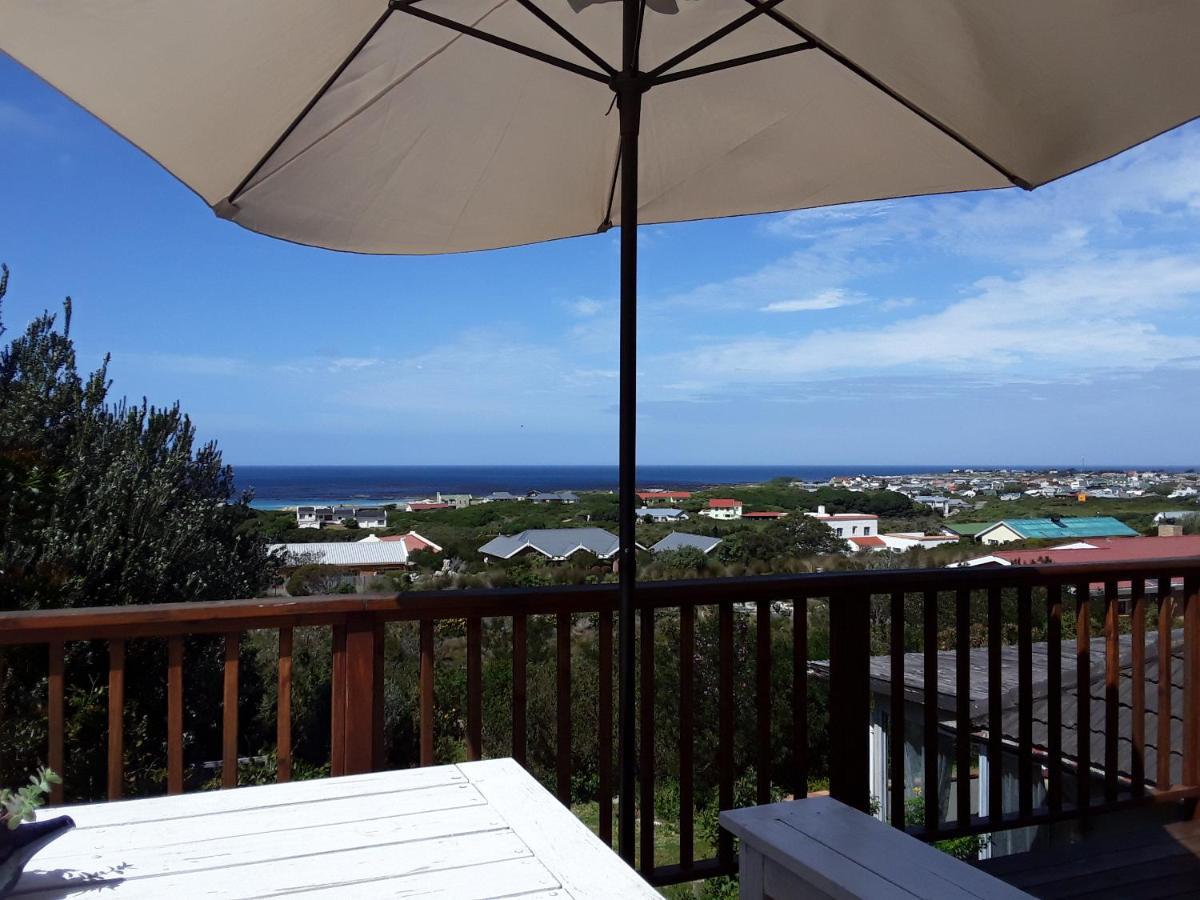 The Trailhouse Hotel Bettyʼs Bay Exterior foto
