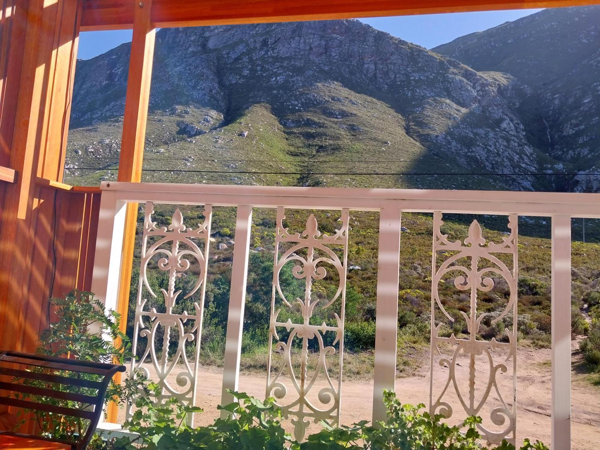 The Trailhouse Hotel Bettyʼs Bay Exterior foto