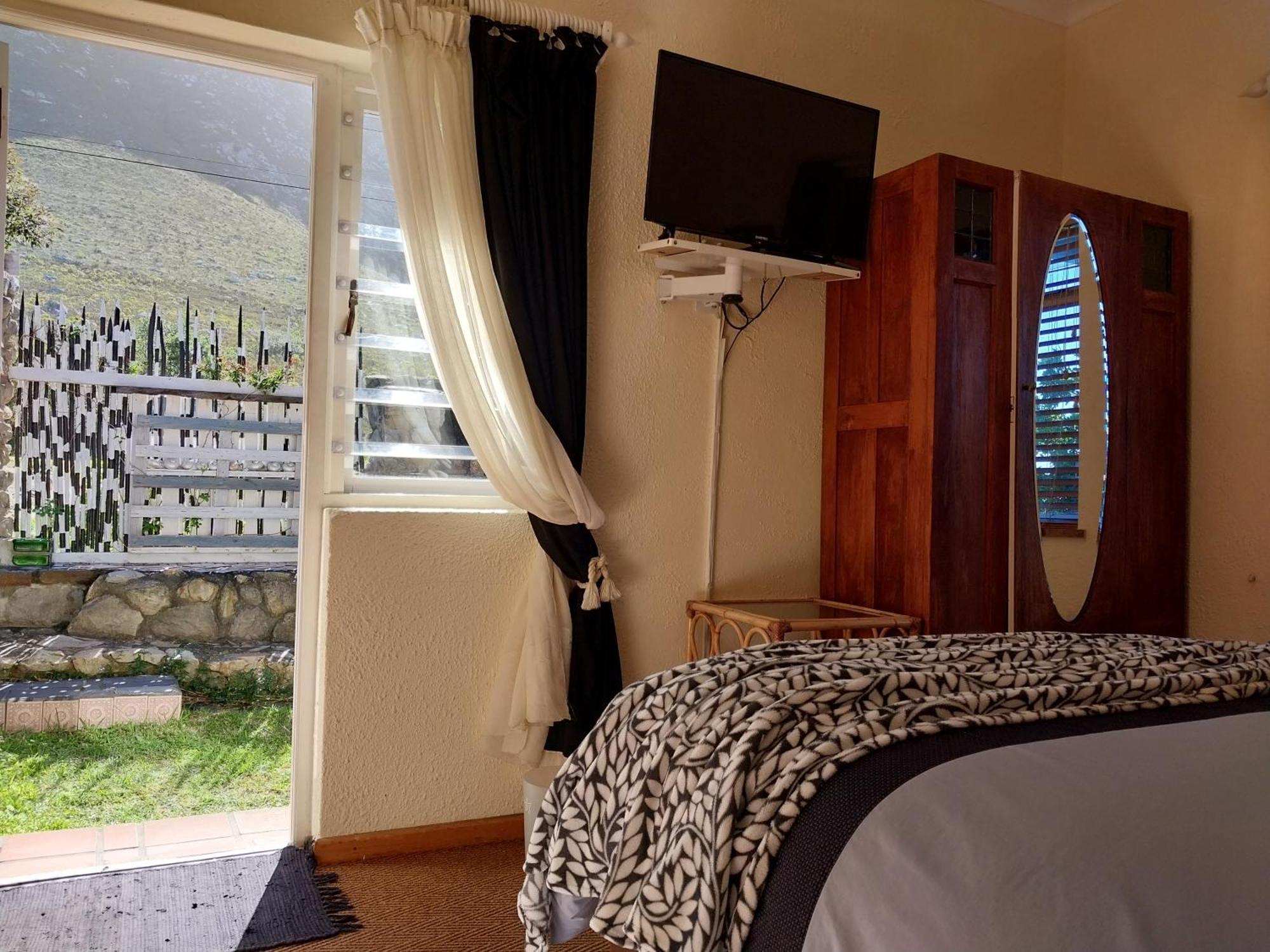 The Trailhouse Hotel Bettyʼs Bay Exterior foto